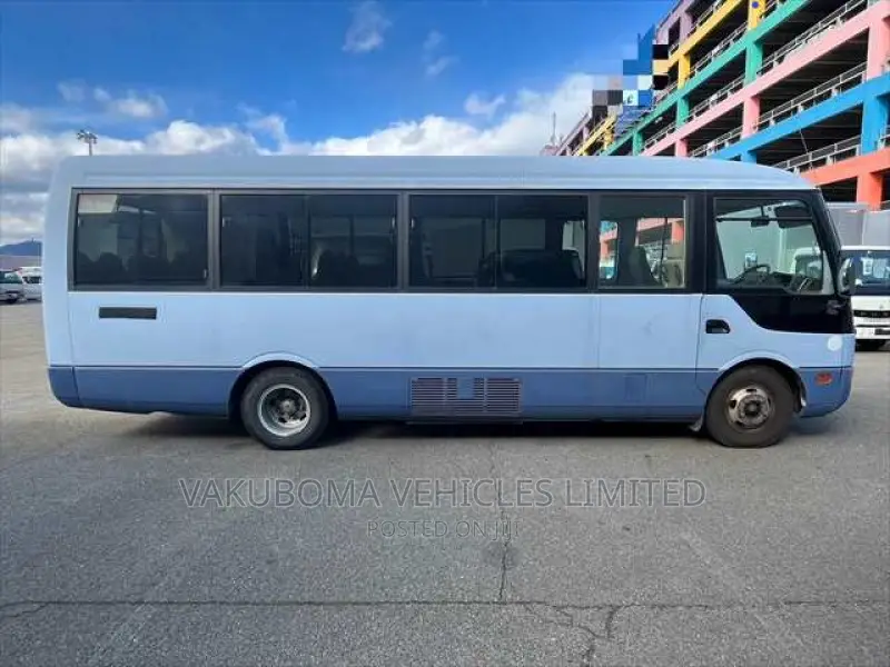 Mitsubishi Fuso Rosa 2001 Blue