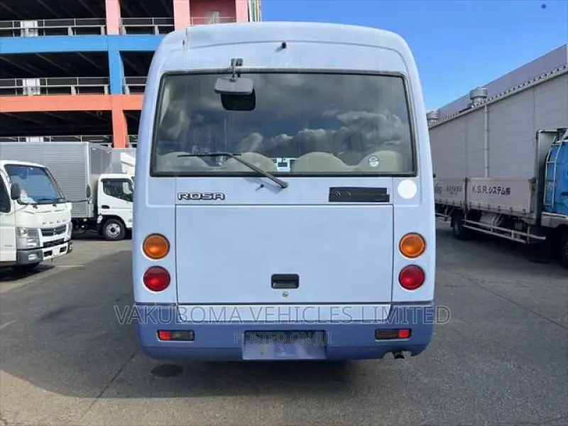 Mitsubishi Fuso Rosa 2001 Blue