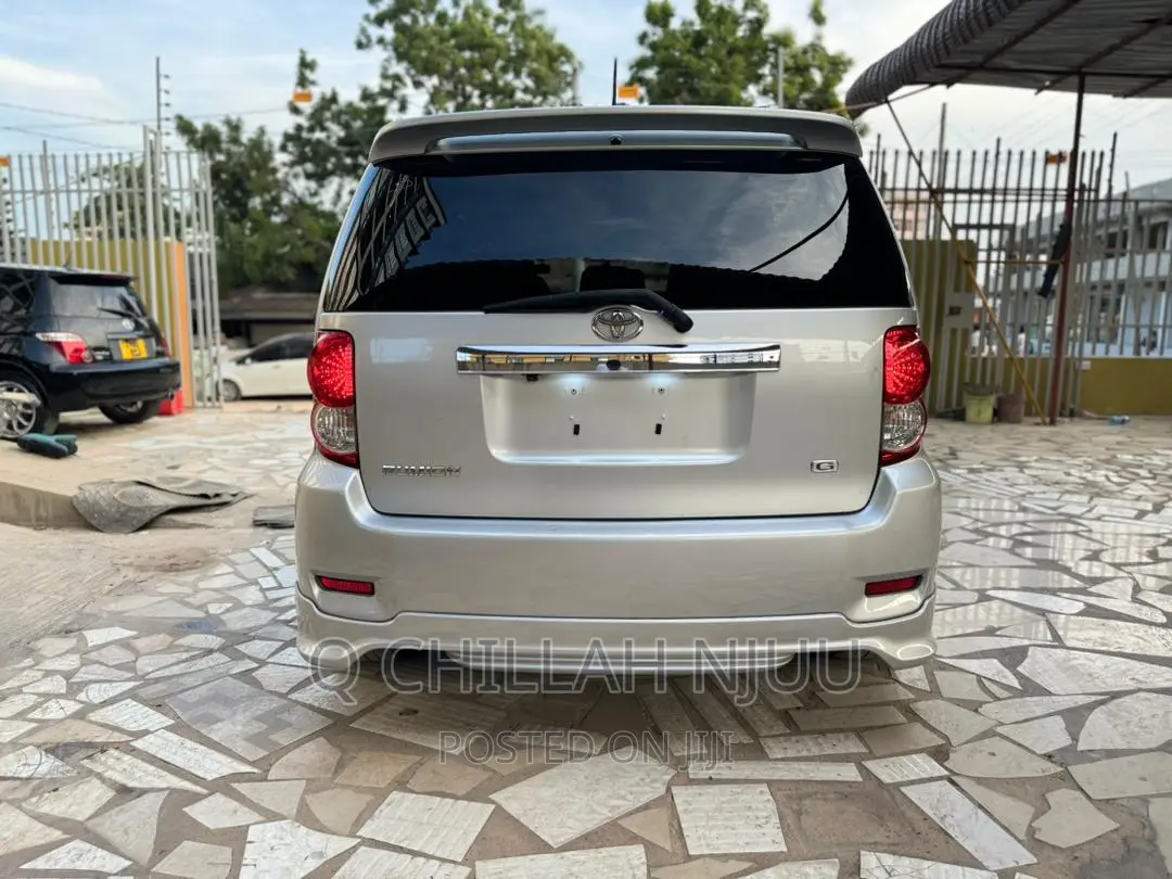 Toyota Corolla Rumion 2009 Silver