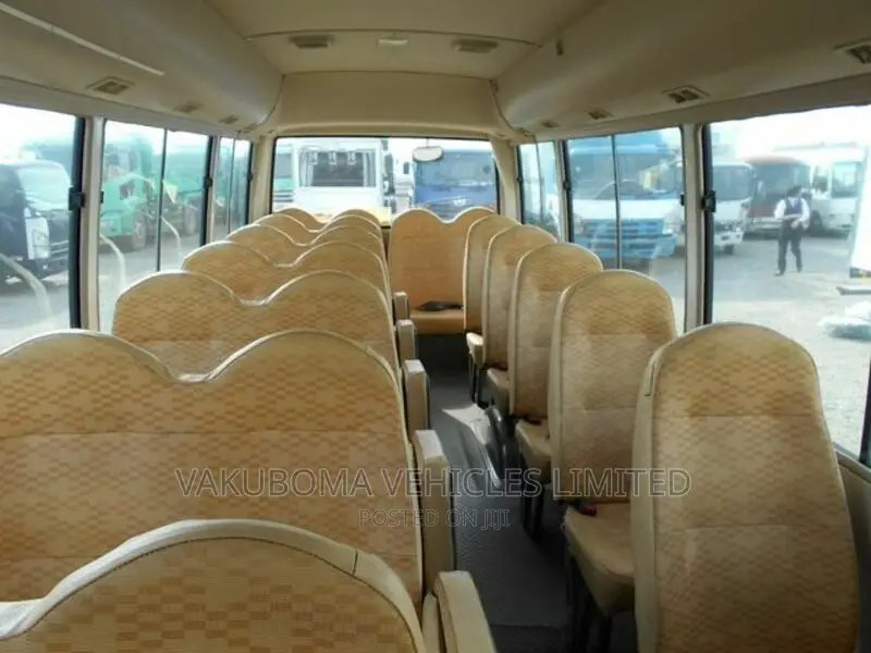 Mitsubishi Fuso Rosa 2011 White