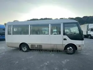 Mitsubishi Fuso Rosa 2002 White