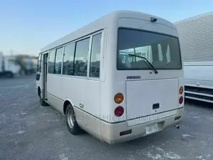 Mitsubishi Fuso Rosa 2002 White