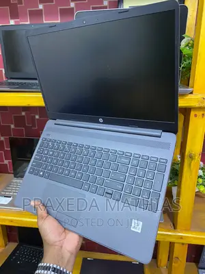 Laptop HP 250 G8 8GB Intel Core I5 HDD+SSD 500GB