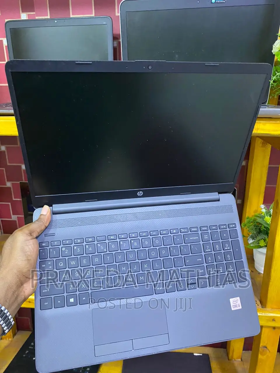 Laptop HP 250 G8 8GB Intel Core I5 HDD+SSD 500GB