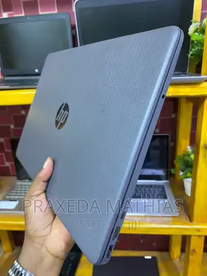 Laptop HP 250 G8 8GB Intel Core I5 HDD+SSD 500GB