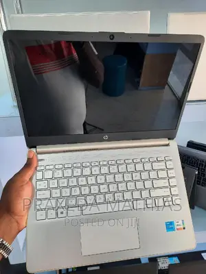 New Laptop HP 14-dq1088wm 8GB Intel Core i5 SSD 512GB