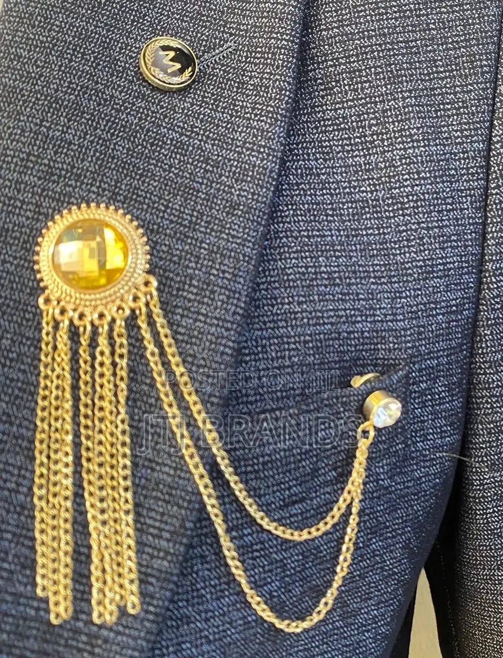 Suits Lebel Pins