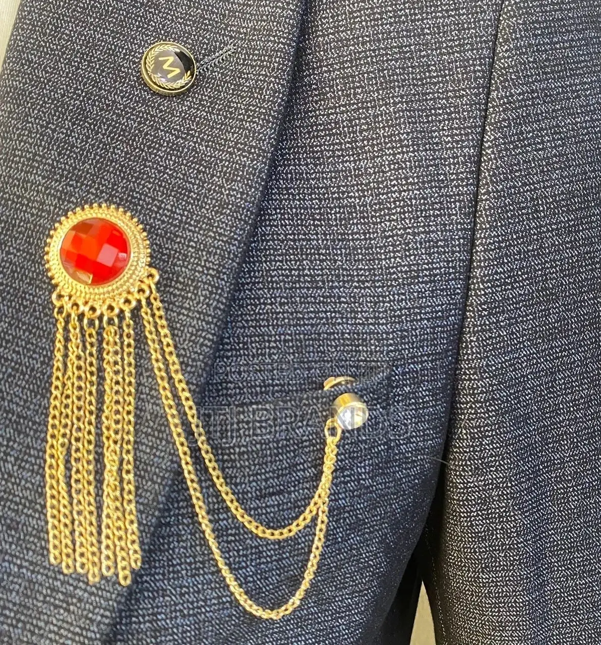 Suits Lebel Pins