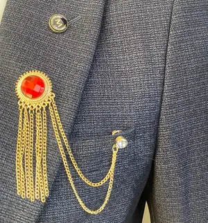 Suits Lebel Pins