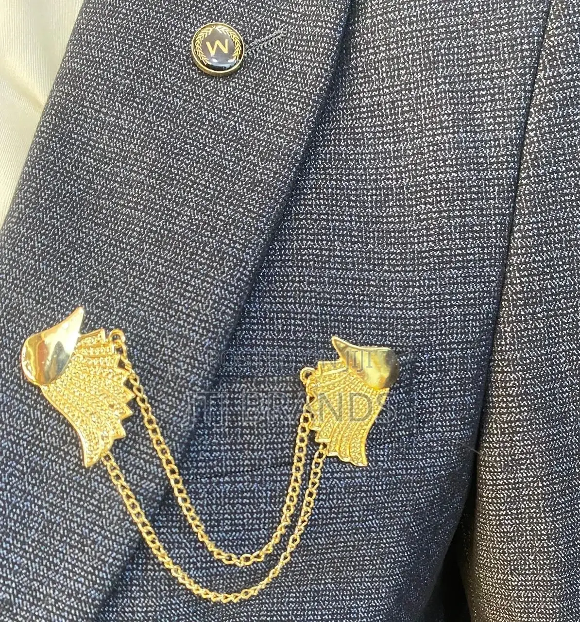 Suits Lebel Pins
