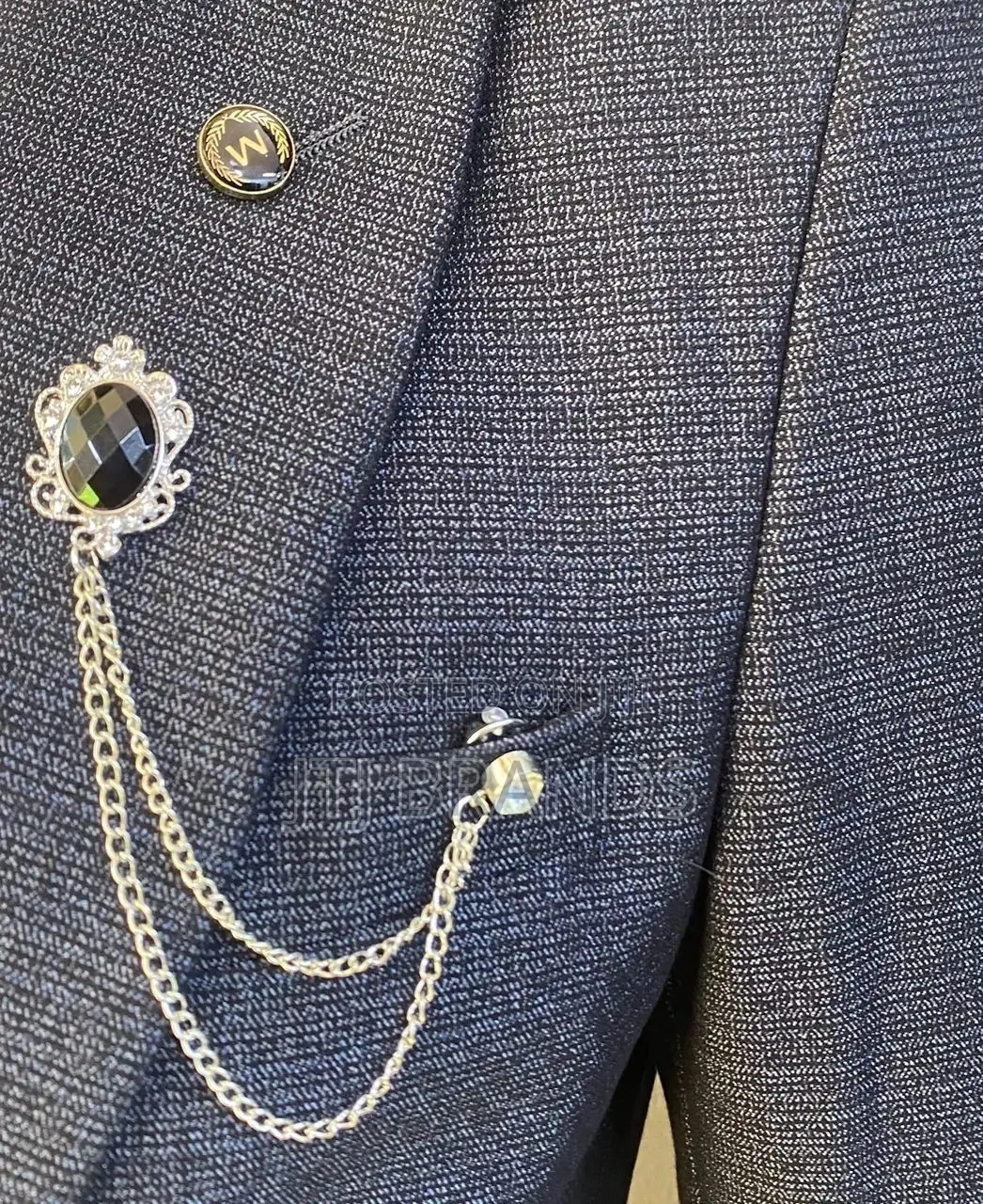 Suits Lebel Pins