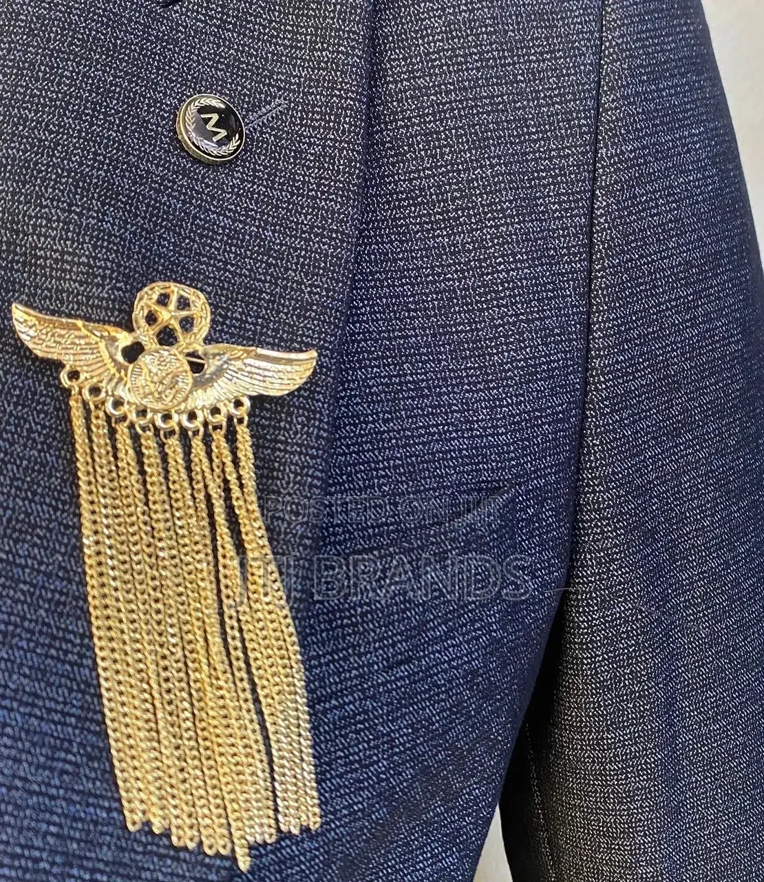 Suits Lebel Pins