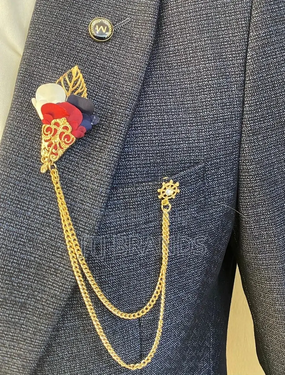 Suits Lebel Pins