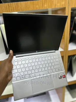 New Laptop HP Pavilion 13 16GB AMD Ryzen 7 SSD 512GB
