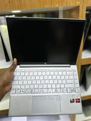 New Laptop HP Pavilion 13 16GB AMD Ryzen 7 SSD 512GB