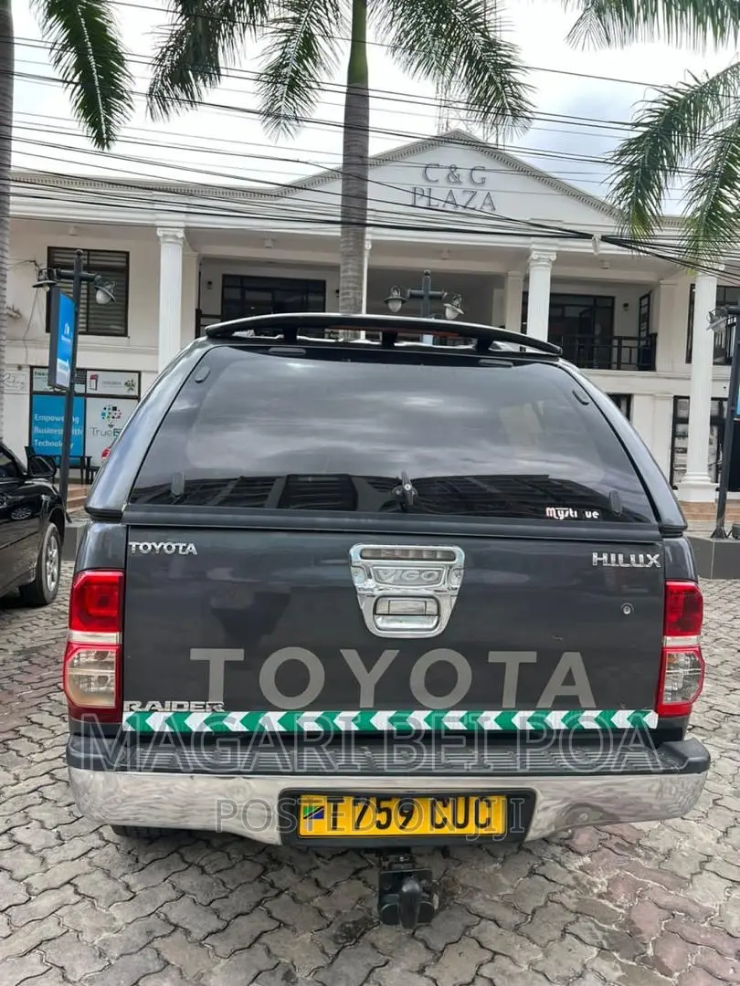 Toyota Hilux 2009 Black