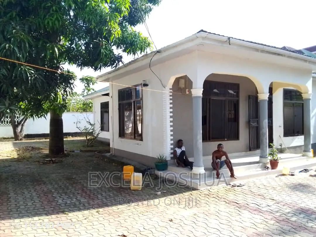 3bdrm House in Excela Joshua, Kinyerezi for sale
