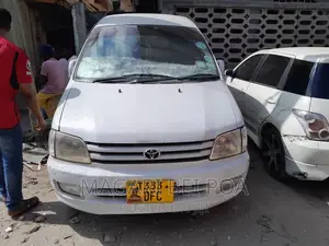Toyota Noah 2004 White