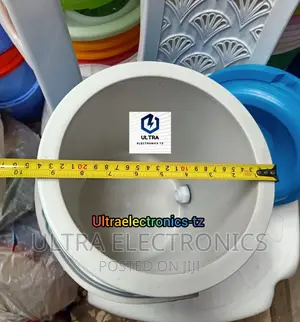 Best Quality Material Cooler Box/Deli/ ICEBOX Yenye Lita 7.5