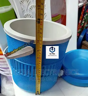 Best Quality Material Cooler Box/Deli/ ICEBOX Yenye Lita 7.5