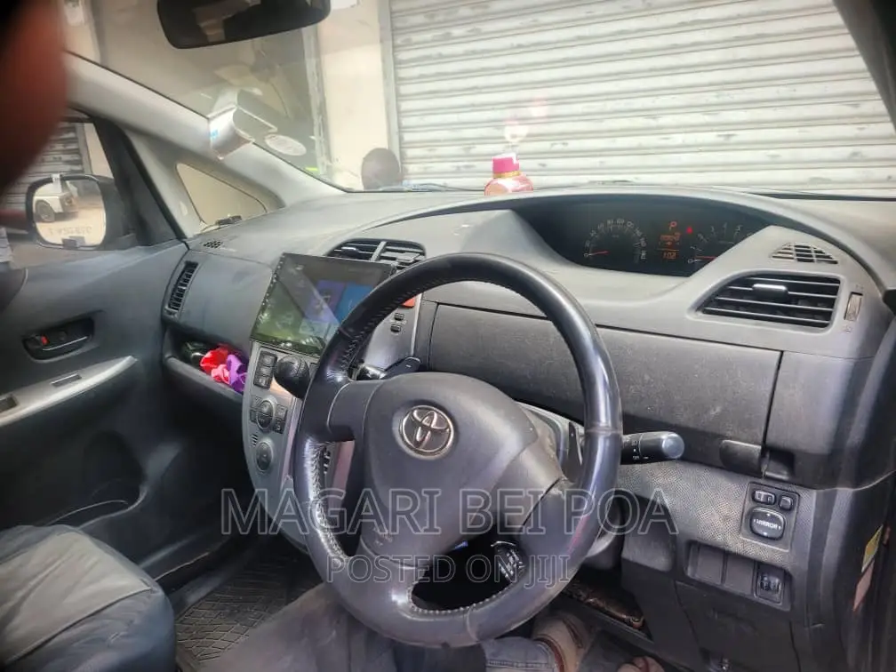 Toyota Ractis 2007 Gray