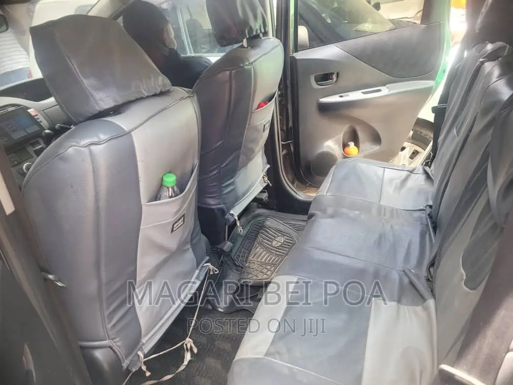 Toyota Ractis 2007 Gray