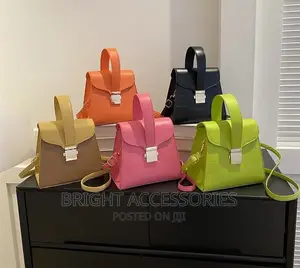 Pochi/ Handbag