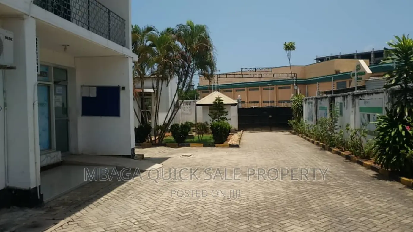 12bdrm House in Mikocheni for rent