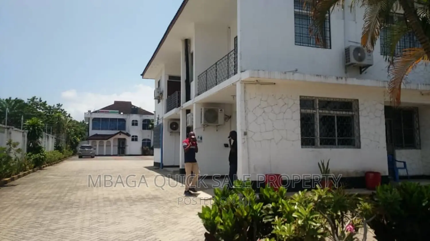 12bdrm House in Mikocheni for rent