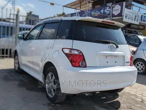 Toyota IST 2006 White