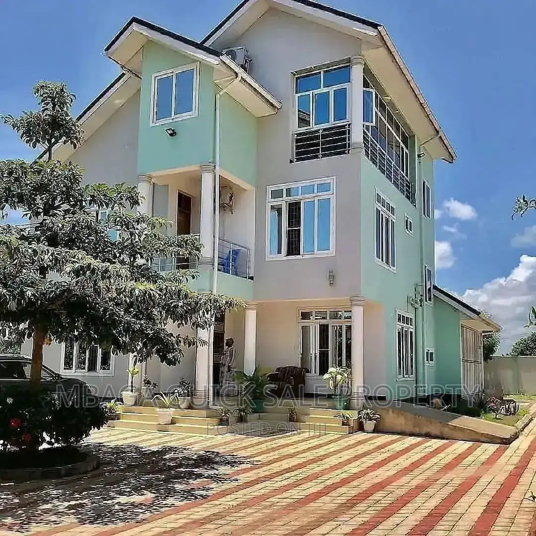 5bdrm House in Bunju Beach Moga for rent