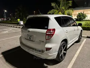 Toyota RAV4 2.5 2010 Pearl