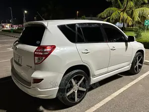 Toyota RAV4 2.5 2010 Pearl