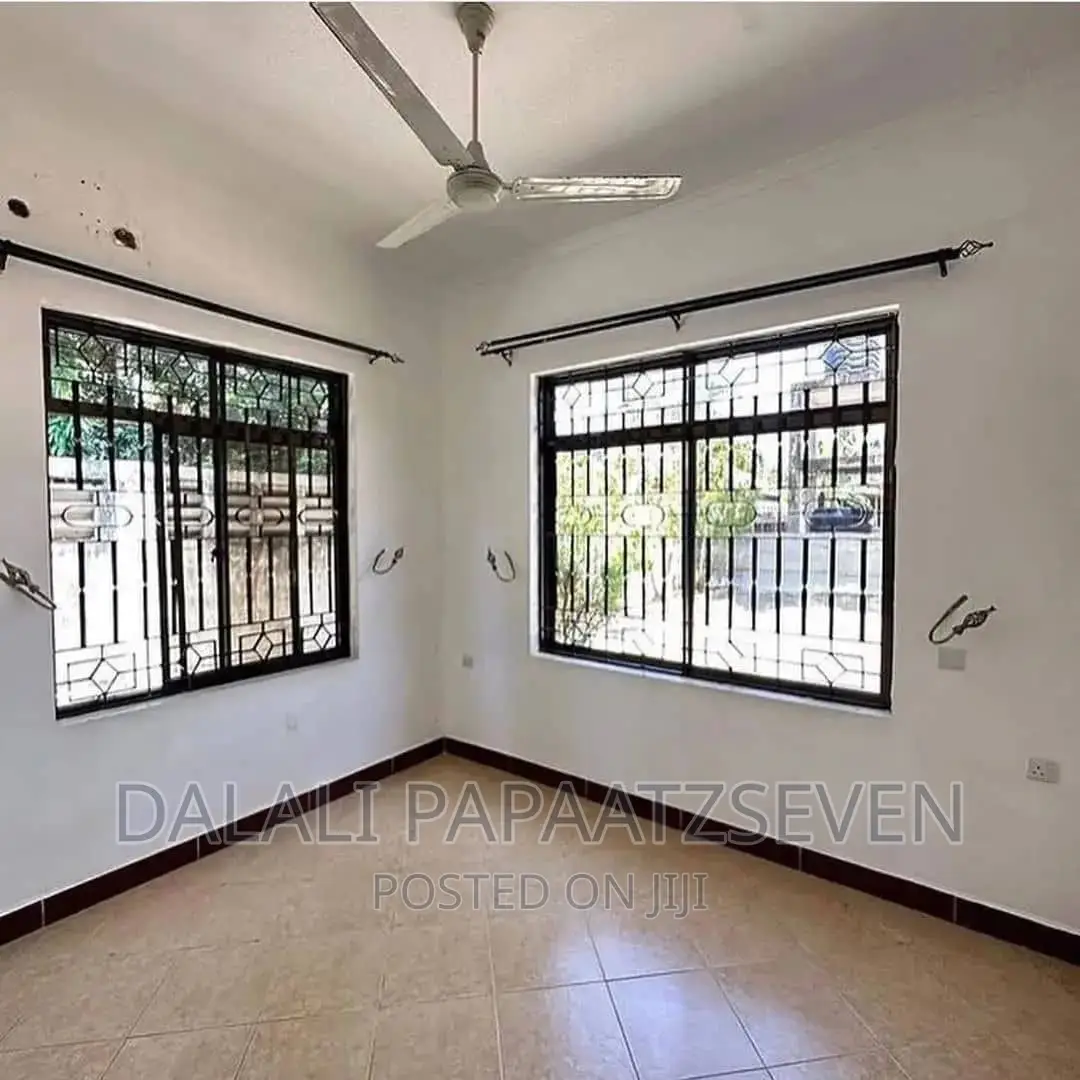3bdrm House in Dalalipapaatzseven, Kinondoni for sale