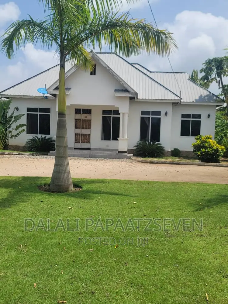 3bdrm House in Dalalipapaatzseven, Kinondoni for sale