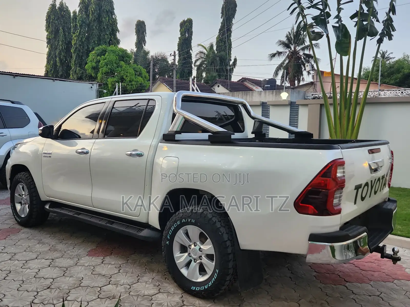 Toyota Hilux 2018 White