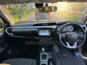 Toyota Hilux 2018 White