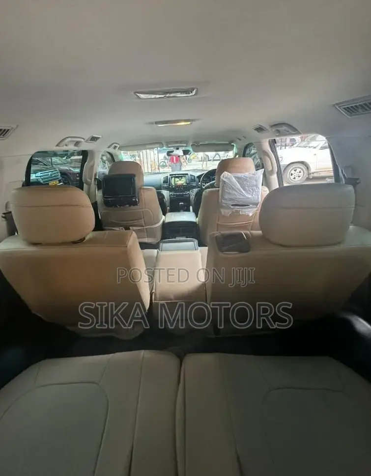 Toyota Land Cruiser 2008 Gray
