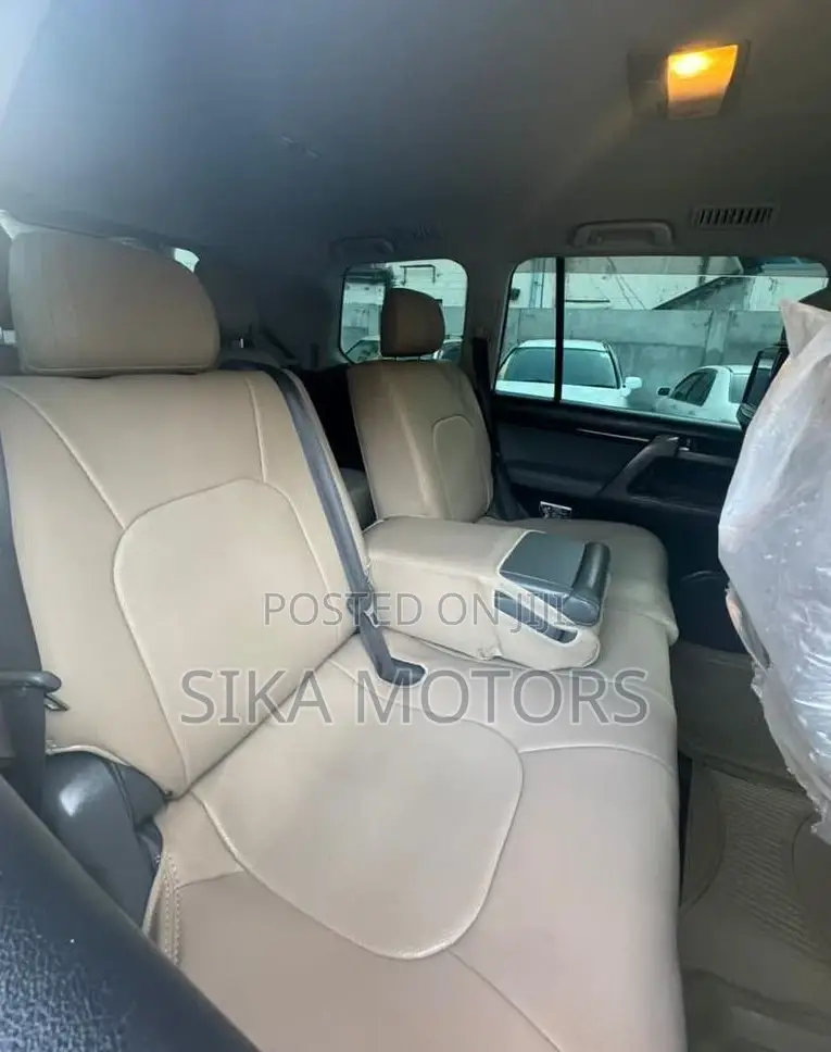 Toyota Land Cruiser 2008 Gray