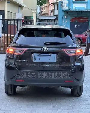 Toyota Harrier 2.0 4WD 2015 Black