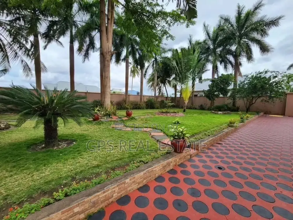 7bdrm House in Kibada, Kigamboni for sale