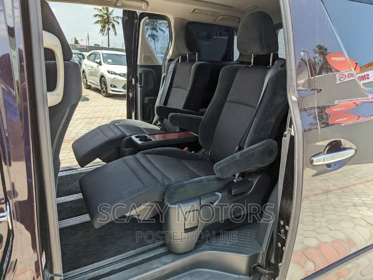 Toyota Vellfire 2010