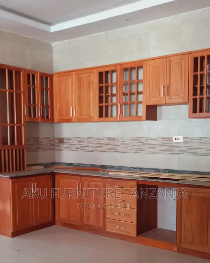 Hard Wood Kitchen Cabinet