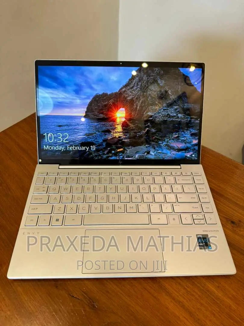 New Laptop HP Envy X360 8GB Intel Core I5 SSD 512GB