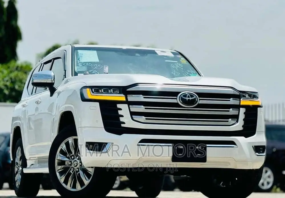 Toyota Land Cruiser 2022 White