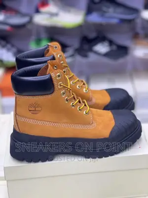 Brand New Beeline Timberla
