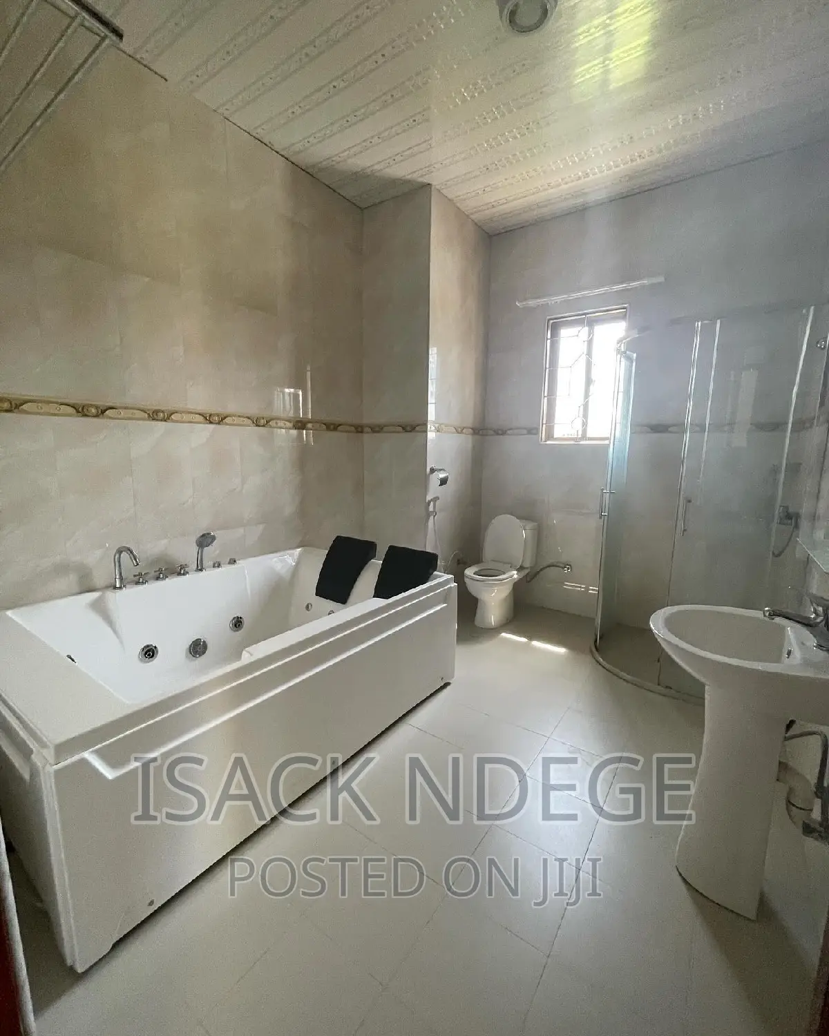 5bdrm House in Bahari Beach, Kinondoni for rent