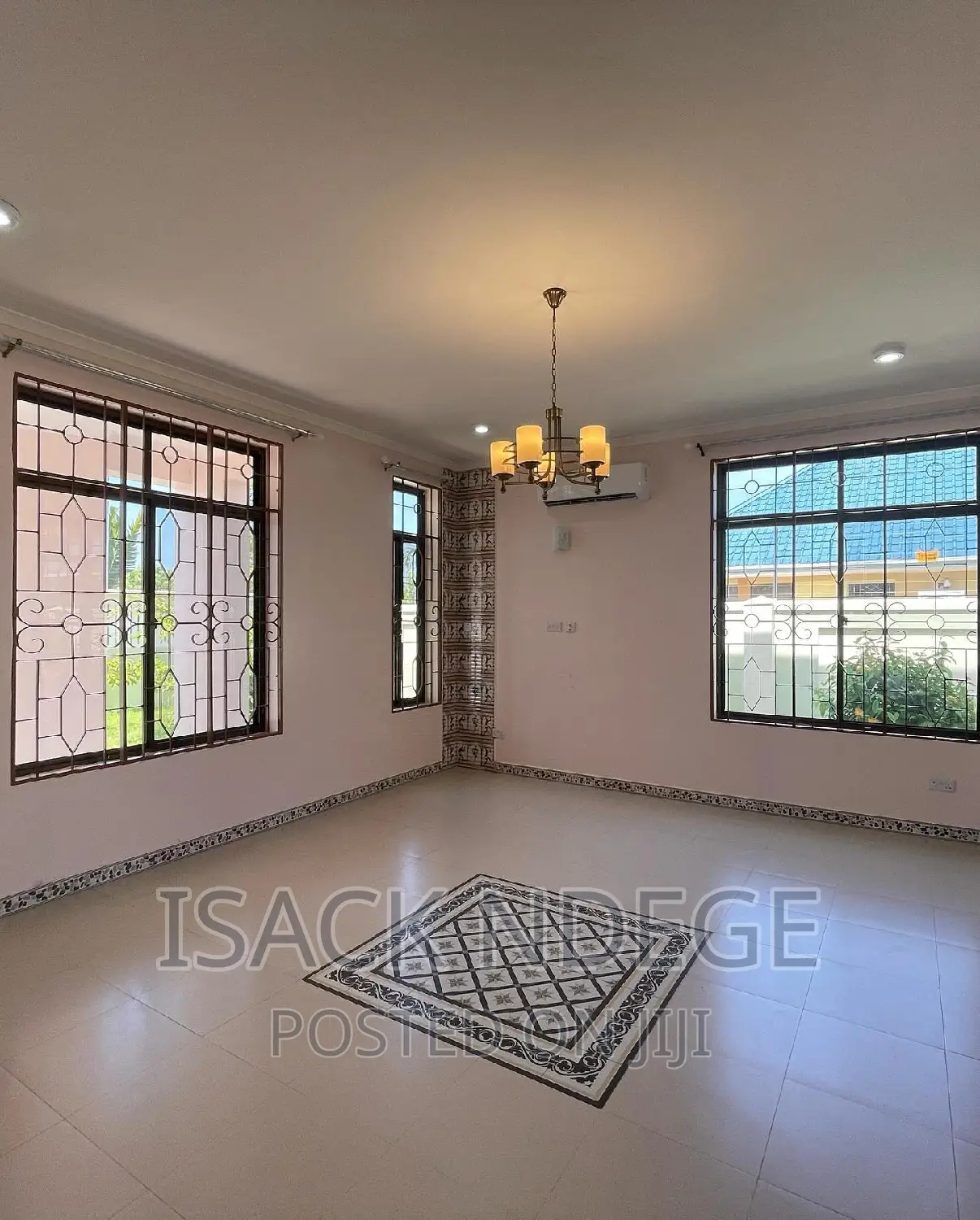 5bdrm House in Bahari Beach, Kinondoni for rent