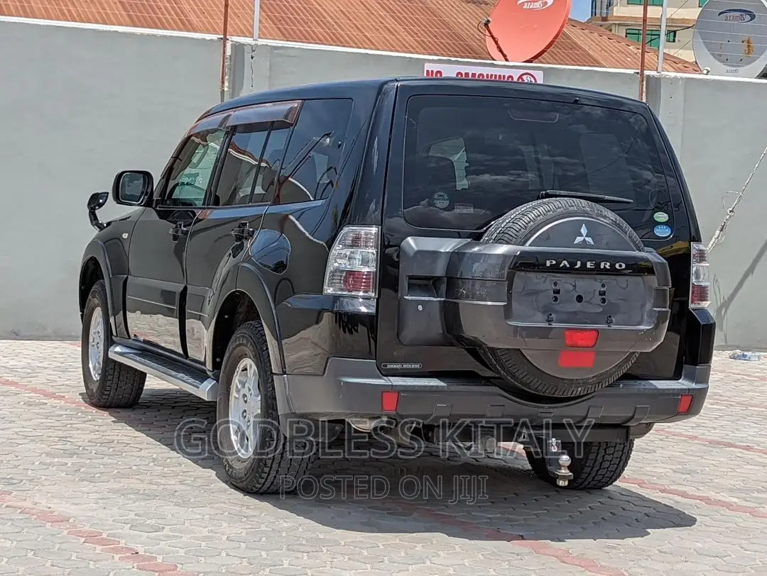 Mitsubishi Pajero 2009 Black