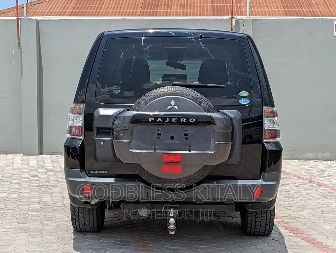 Mitsubishi Pajero 2009 Black